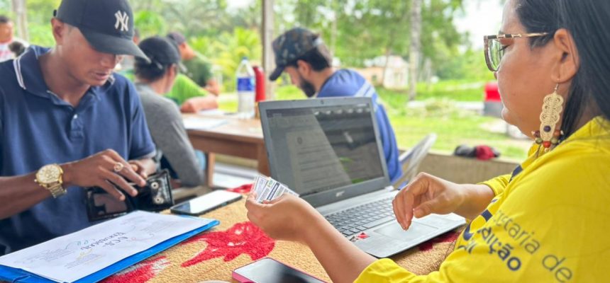 A comunidade Peniel do Areal, localizada no município de Careiro da Várzea, recebeu, nesta quarta-feira (09), uma equipe técnica do Instituto de Desenvolvimento Agropecuário e Florestal Sustentável do Amazonas (Idam) para uma ação de regularização cadastral de agricultores familiares vinculados à Organização de Controle Social (OCS). A iniciativa foi voltada à Associação Renascer.